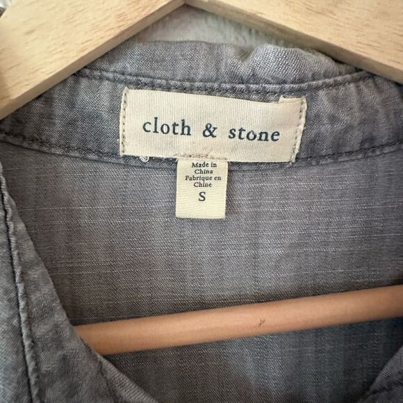 Anthropologie Cloth and Stone Grey Wash Button Up Shirt Blouse Size S - Picture 2 of 5